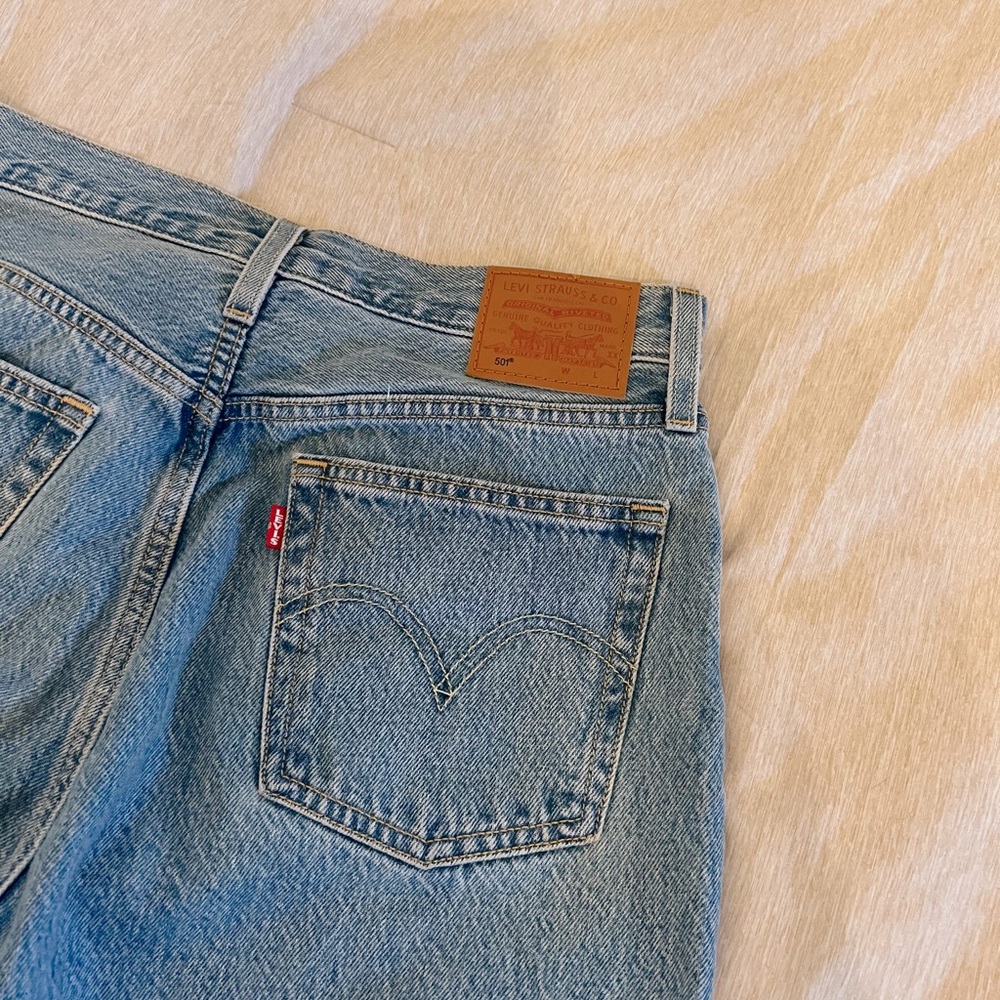 Levi 501 straight leg jeans - Size 29 X 32 - perfection condition